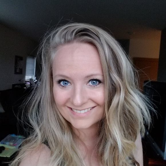 Poshmark profile picture for @beret